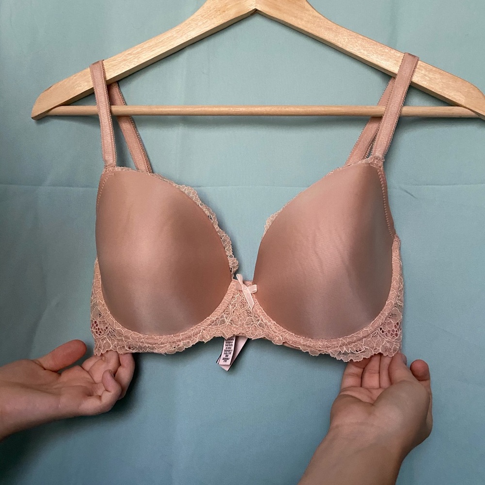 Victoria’s Secret Nude Lace Bra